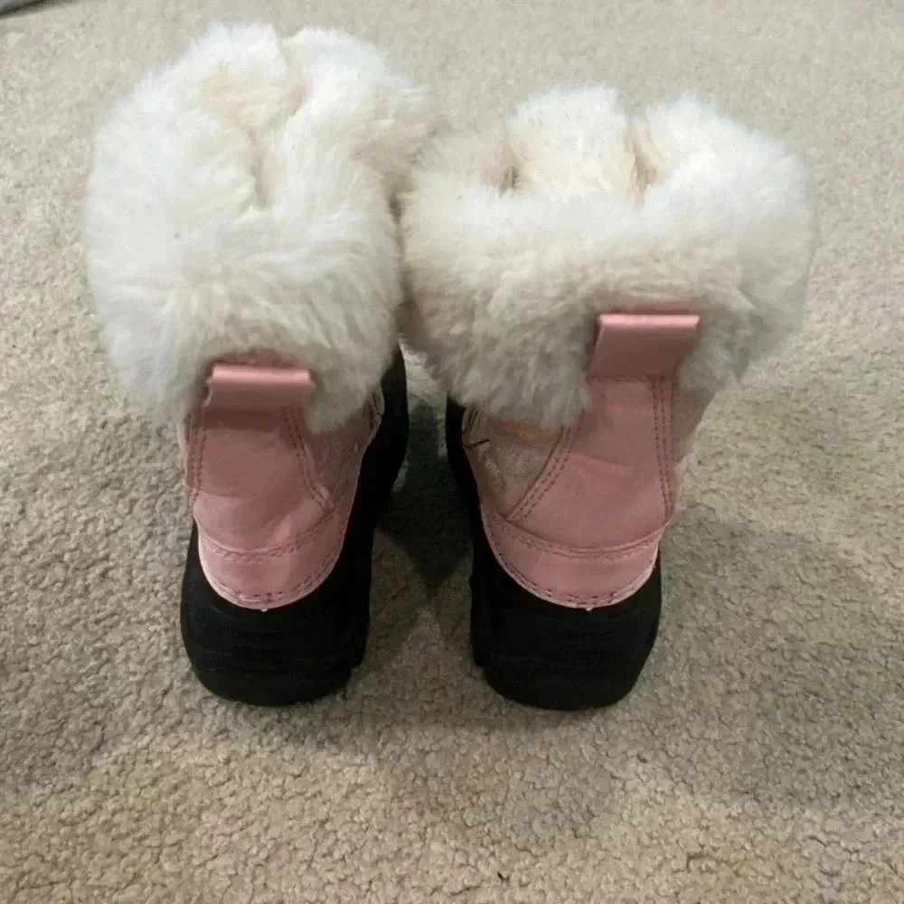 Girl pink snow boots with super soft interior